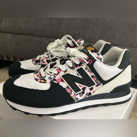New Balance 574 Muli-Camo Trainers Sneakers Animal Print WL574WP2 Womens 9.5 NEW - Picture 7 of 15